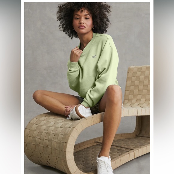 NWT Accolade crew neck pullover limited edition - Picture 5 of 5